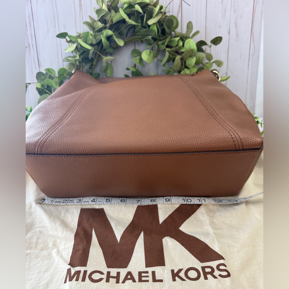 Michael Kors Sienna Handbag Luggage Color NWOT - Picture 9 of 14